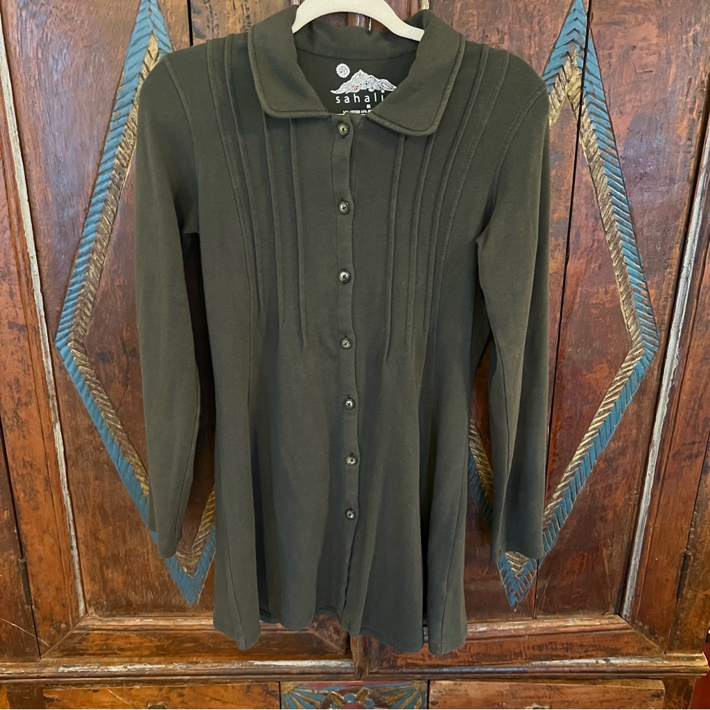 Sahalie Women's Dark Green Button-Down Shirt